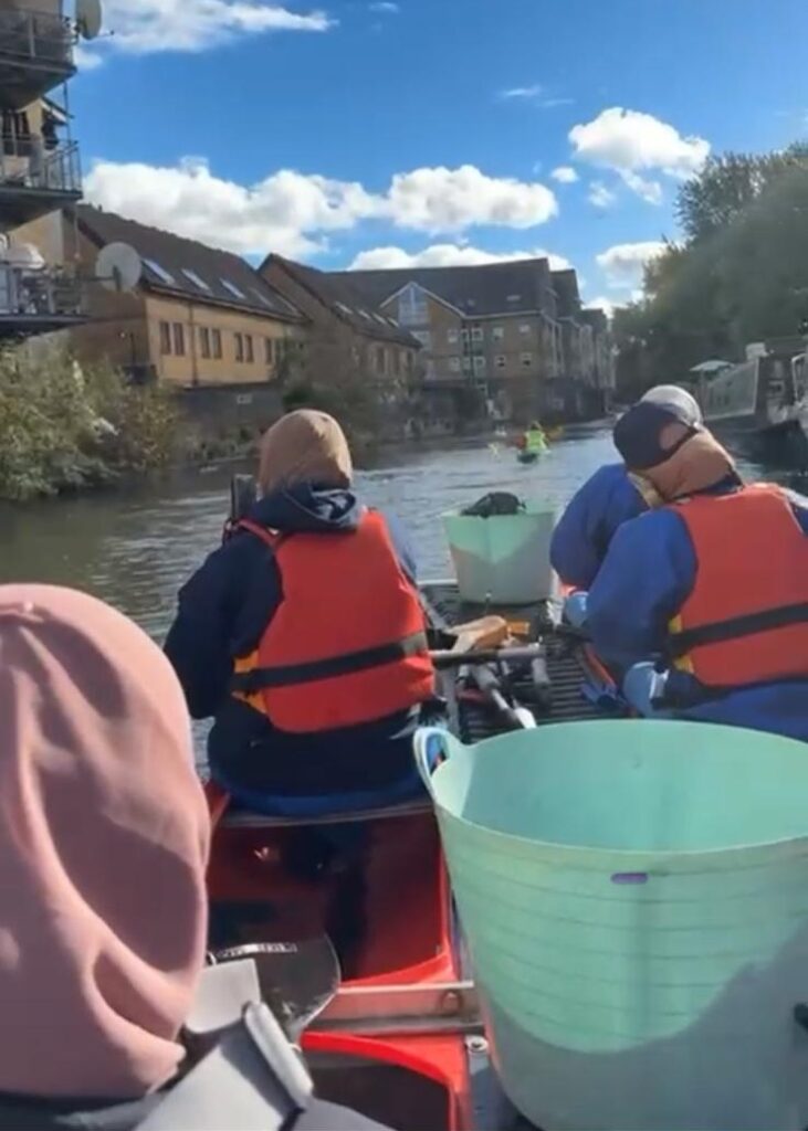 Paddle & Pick β Kayaking for a Cleaner Community